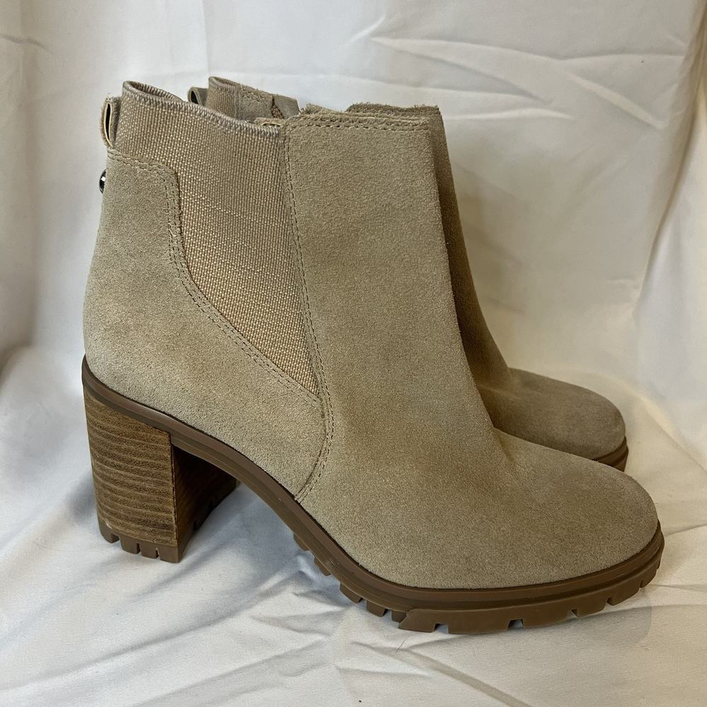 Vince Camuto Dustelie Boots 9.5‎